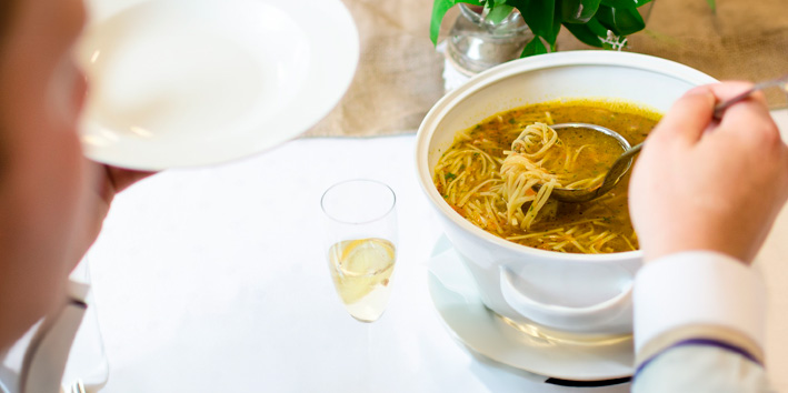 Sopas e caldos para aquecer no inverno
